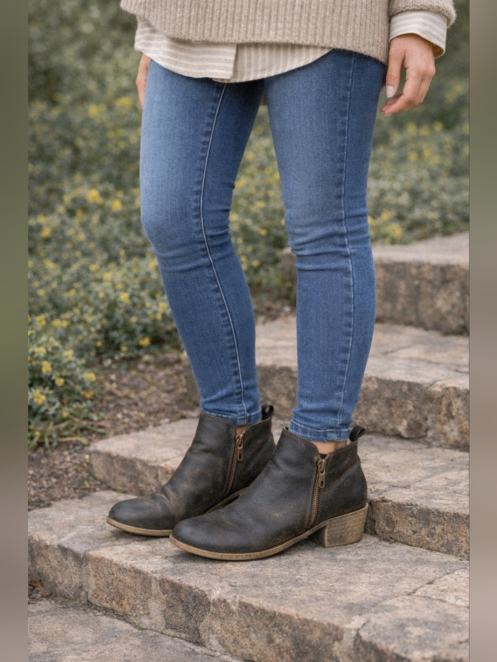 Jessica Cline Dani Women's Distressed Black Leather Low Heel Ankle Booties Sz 8